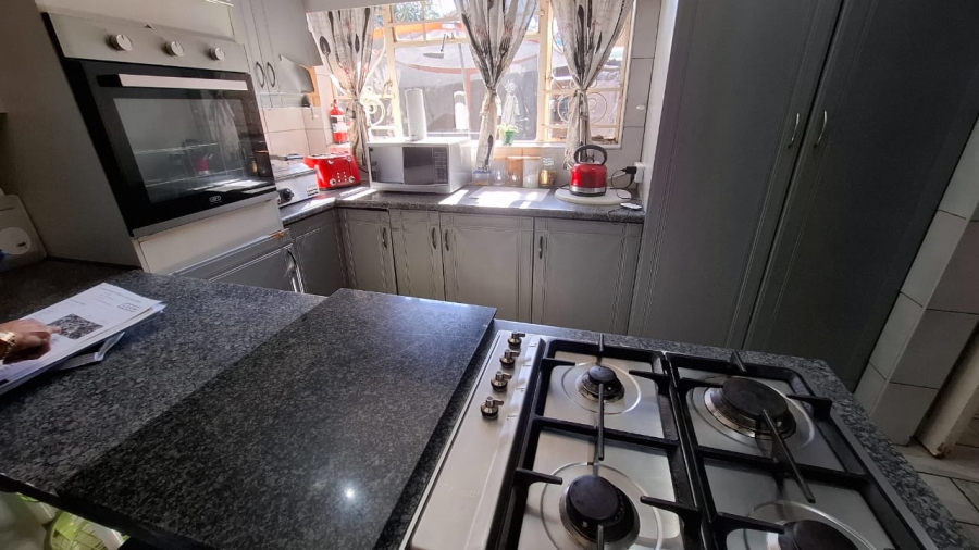 4 Bedroom Property for Sale in Oos Einde North West